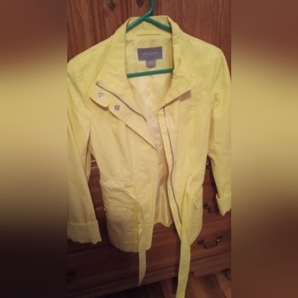 Ann Taylor Stylish Yellow Jacket With Zipper Front And Belted